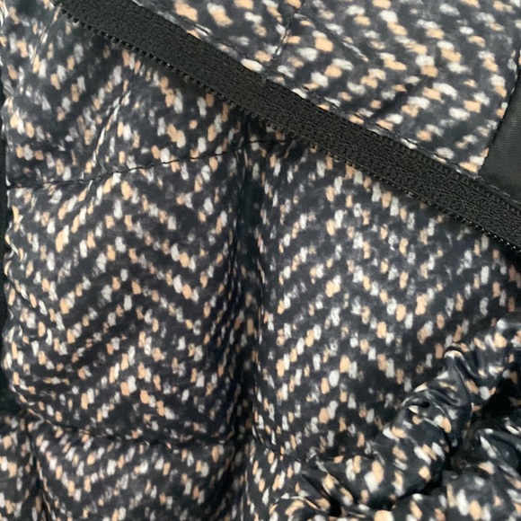 Vest - Picture 5 of 6